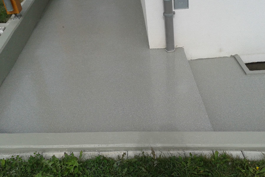 Kunstharzboden Aufgang Aussenbereich