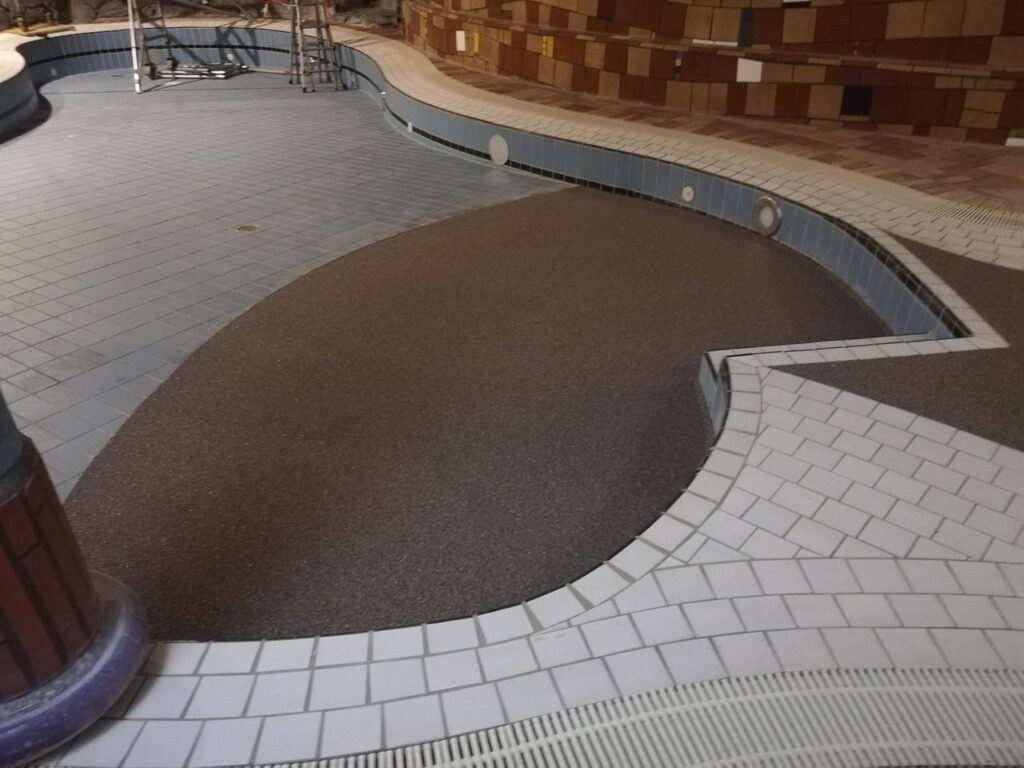 Kunstharzboden Nassbereich Schwimmbad Poxbo